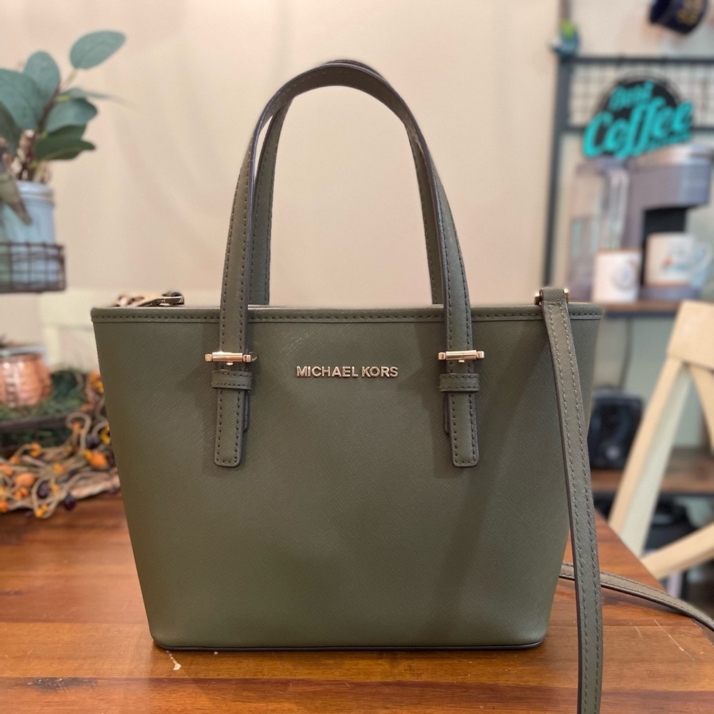 Michael Kors crossbody satchel bag. Practically brand new. Barely used.